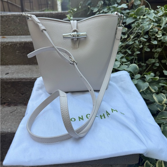 Brand NEW Longchamp Le Roseau Crossbody bucket Bag in rare color - Picture 1 of 8